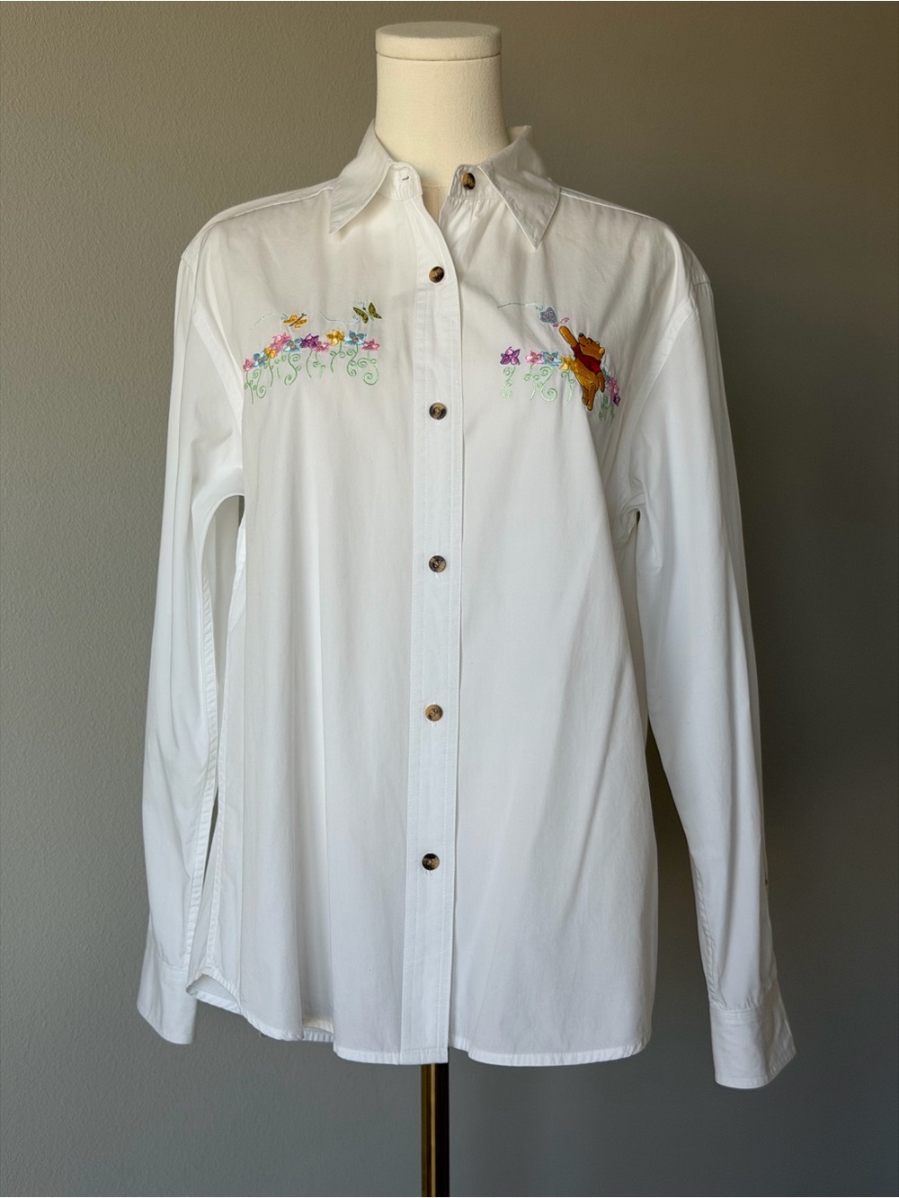 Vintage Disney Store Winnie the Pooh White Embroidered Button-Down Shirt - M